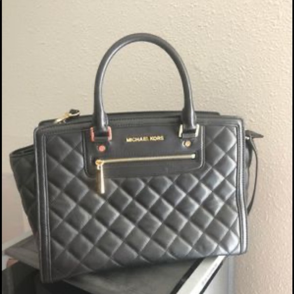 Michael Kors Handbags - 🦋Michael Kors Selma Quilted Leather Satchel Tote
